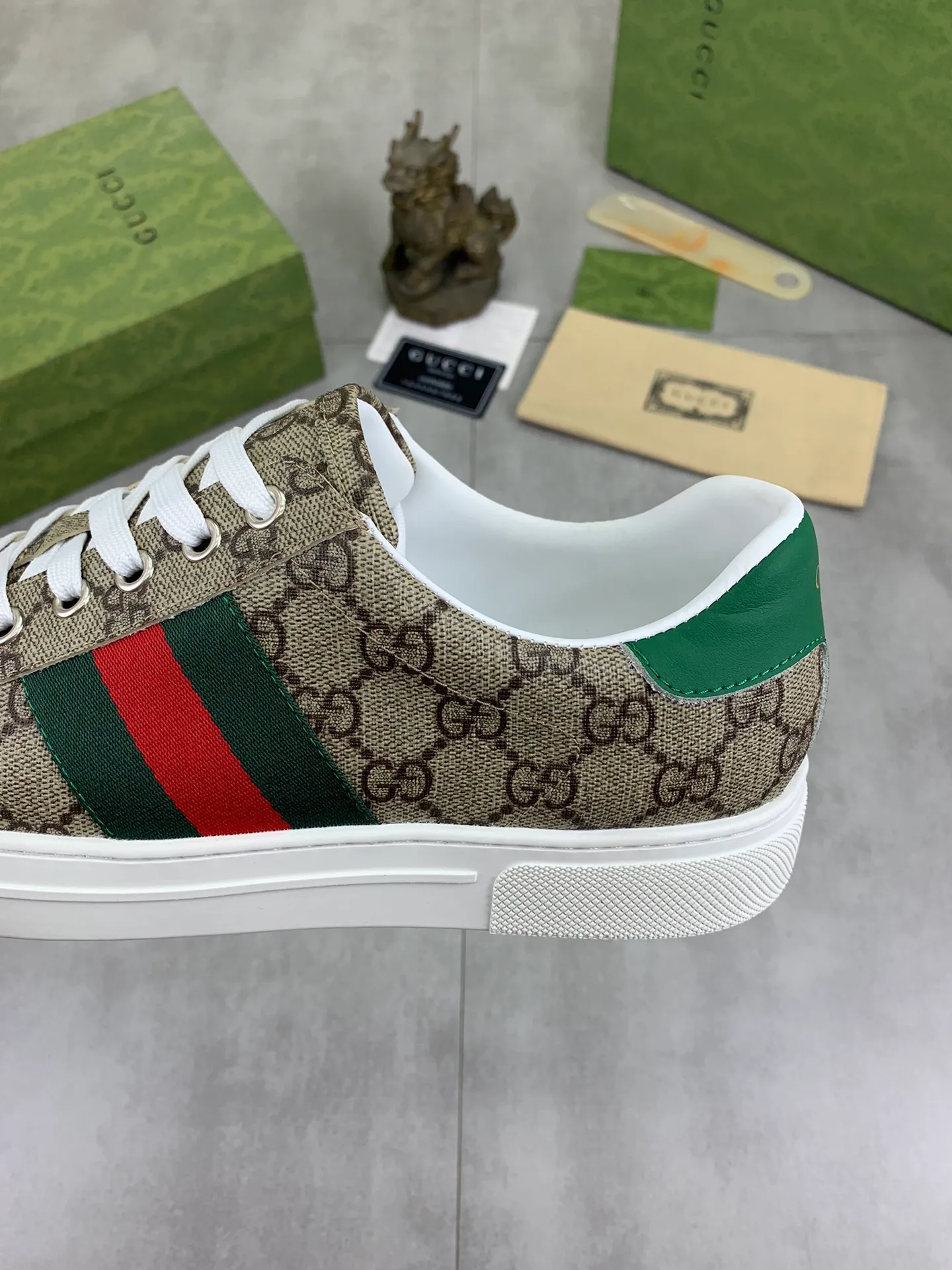Men's shoes 💰P440💰 [New model] (GUCCI) official website's latest 🎁🎁casual and fashionable men's shoes 👟, hot style 💥 style is simple and elegant, exclusive for trendy men. Unique official website's latest brand double G elements 👑Original Gucci decoration, fashionable and generous, the fabric is original frosted calfskin ✅Fully imported first-layer pigskin lining, the official website specifies wear-resistant, lightweight original rubber casual outsole, the classic model is taken in kind at the counter🎬38-44 4️⃣ colors available